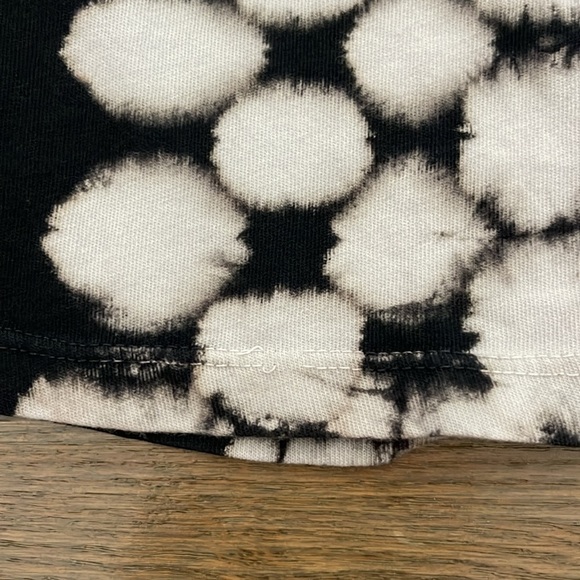 Raquel Allegra Women's Black and White Tye Dye Slim Fit Lightweight Turtleneck - Picture 14 of 14